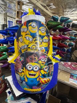 Minions pastel piñata