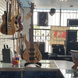 Dean Edge electric bass