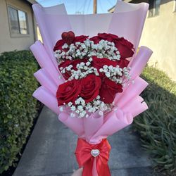 12 red rose flat bouquet