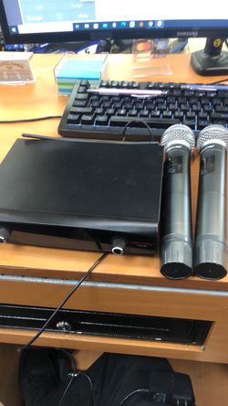 Peavey Pro PTU-52 Dual Wireless Microphone System