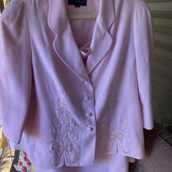 Women’s 2pc. Suit. Vibrant pink. 16W Skirt & Jacket.  Lined *** Pictures don’t do it justice 