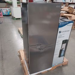 UpRight FREEZER MDUC7SS