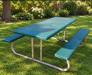 Folding Outdoor Table. 6 Ft. LIFETIME.