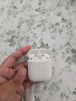 Apple AirPods with Charging Case