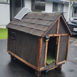 Large Custom Wood Dog Housebwith Solar Exhauset  Fan
