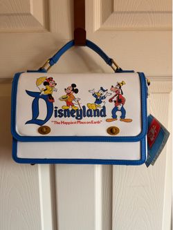 Loungefly NWT Disney exclusive crossbody