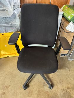 Steelcase Amina Chair