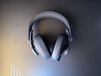 AKG K371 Professional Studio Headphones – Excellent Condition w/ Original Box & Accessories