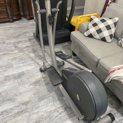 Functional Elliptical (willing to negotiate price)