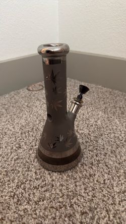 Matte gray leaf beaker