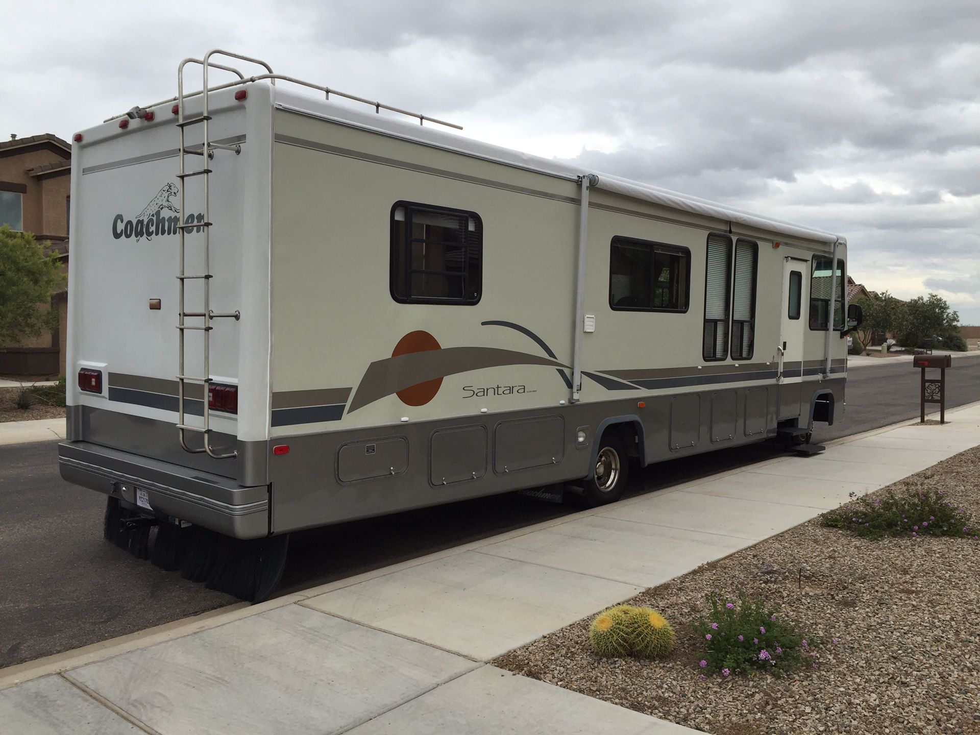 1995 Coachmen 35’/Ready for the road!