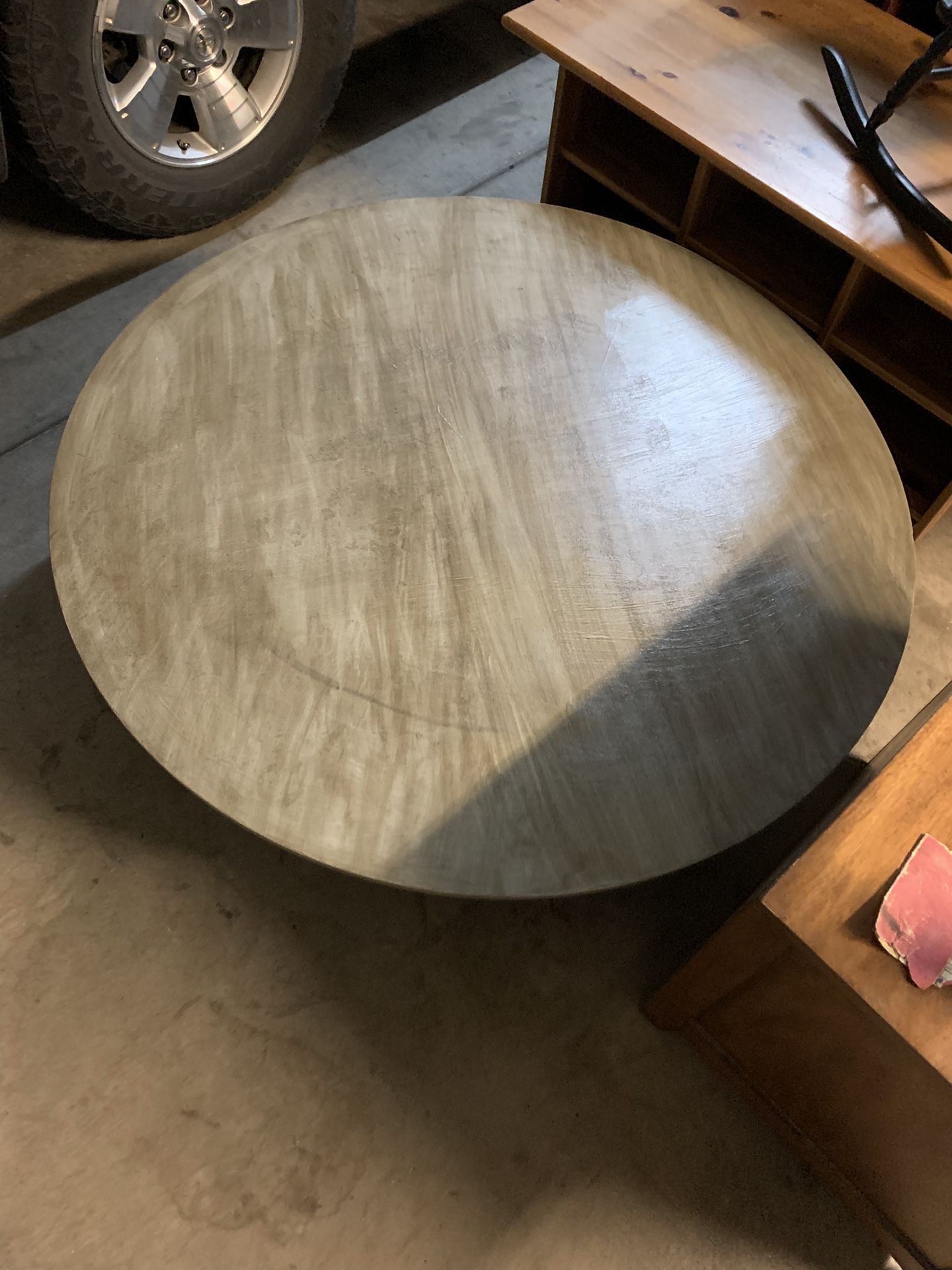 Round coffee table