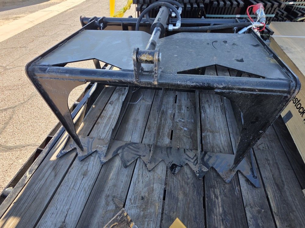 Mini Skidsteer Grapple Bucket