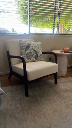 Accent chairs