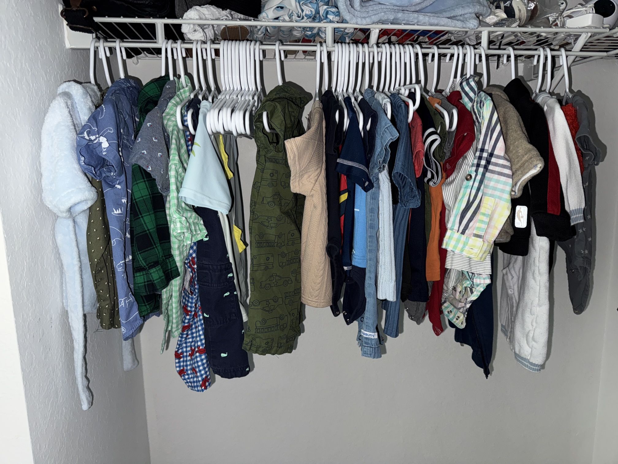 Baby Cloths 0-18 Months Like New No Stanes