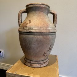Urn vase