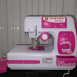 Singer Zigzag Chainstitch Sewing Machine