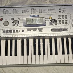 YAMAHA PIANO