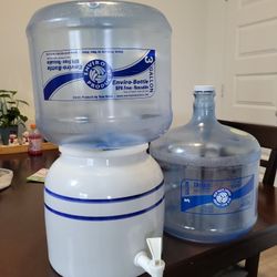 Water Dispenser With Two 3 gallon Container 