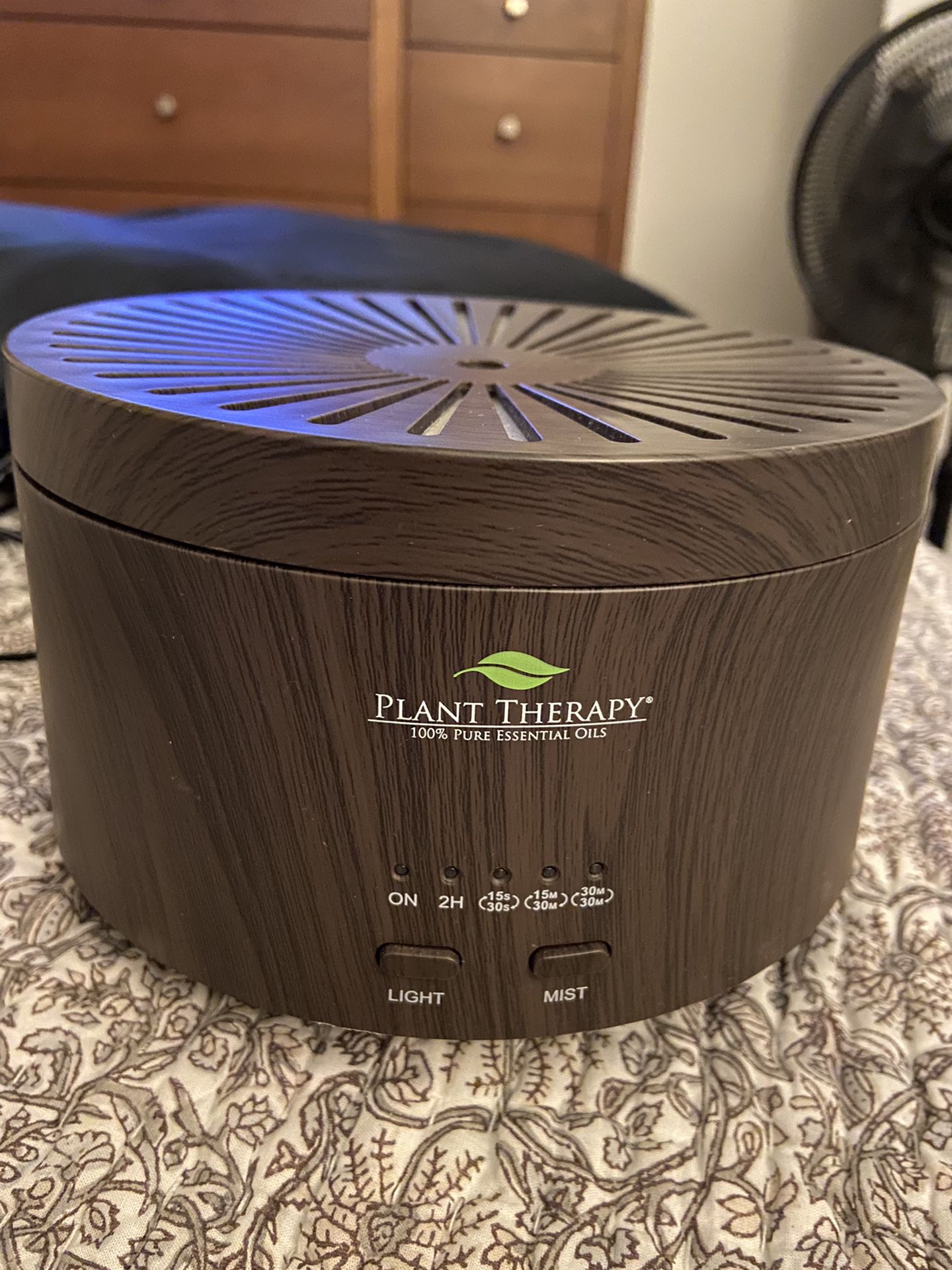 IN EXCELLENT CONDITION AND VERY ATTRACTIVE! Essential Oil Diffuser