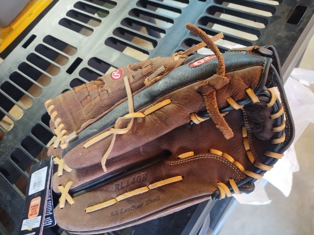 new never used baseball glove