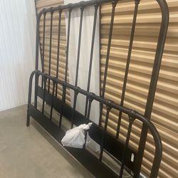 California KING BLACK METAL Bed frame 