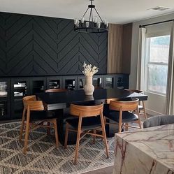 Dining Table - Dining chairs - Rug