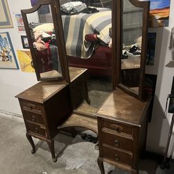 1920s Tri-fold Vanity/ Dressing Table