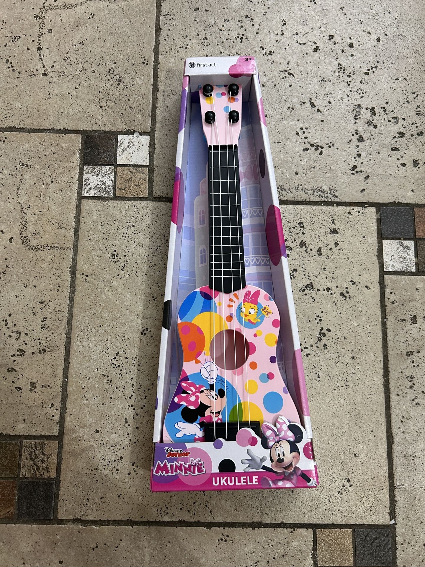 NWT Minnie ukulele