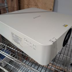 Sony VPL-FHZ65 Laser Projector