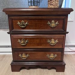 Solid Wood 3-Drawer Chest / Nightstand – Vintage Style