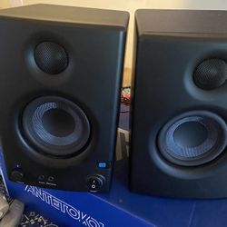Personus Studio Monitors With Cords