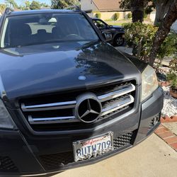 Mercedes GLK 350 small qnd cute suv great  on gas