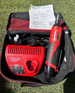 GENUINE MILWAUKEE M12 3/8" RATCHET 2457-20 w/ BATTERY CHARGER AND BATTERY AND BAG $150.00
