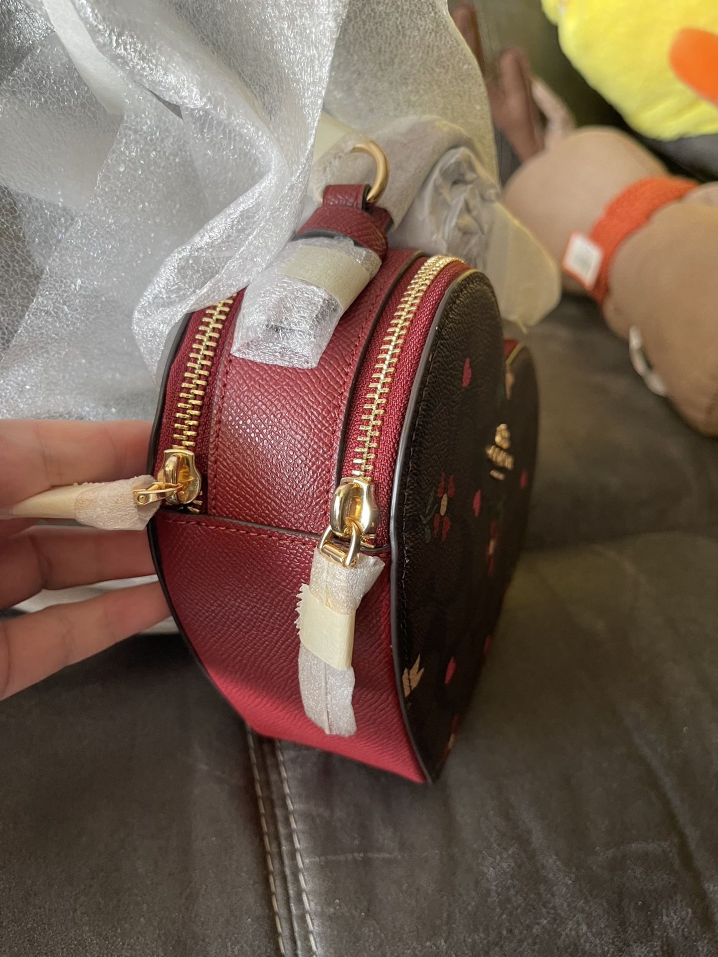 Coach Heart Crossbody Bag Purse for Sale in Simi Valley, CA - OfferUp