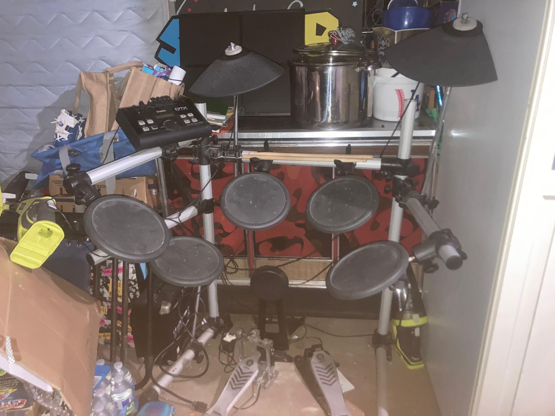 Electronic drum set