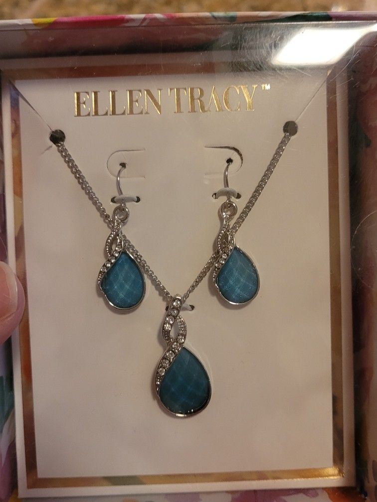 Ellen Tracy Necklace and Earrings Set