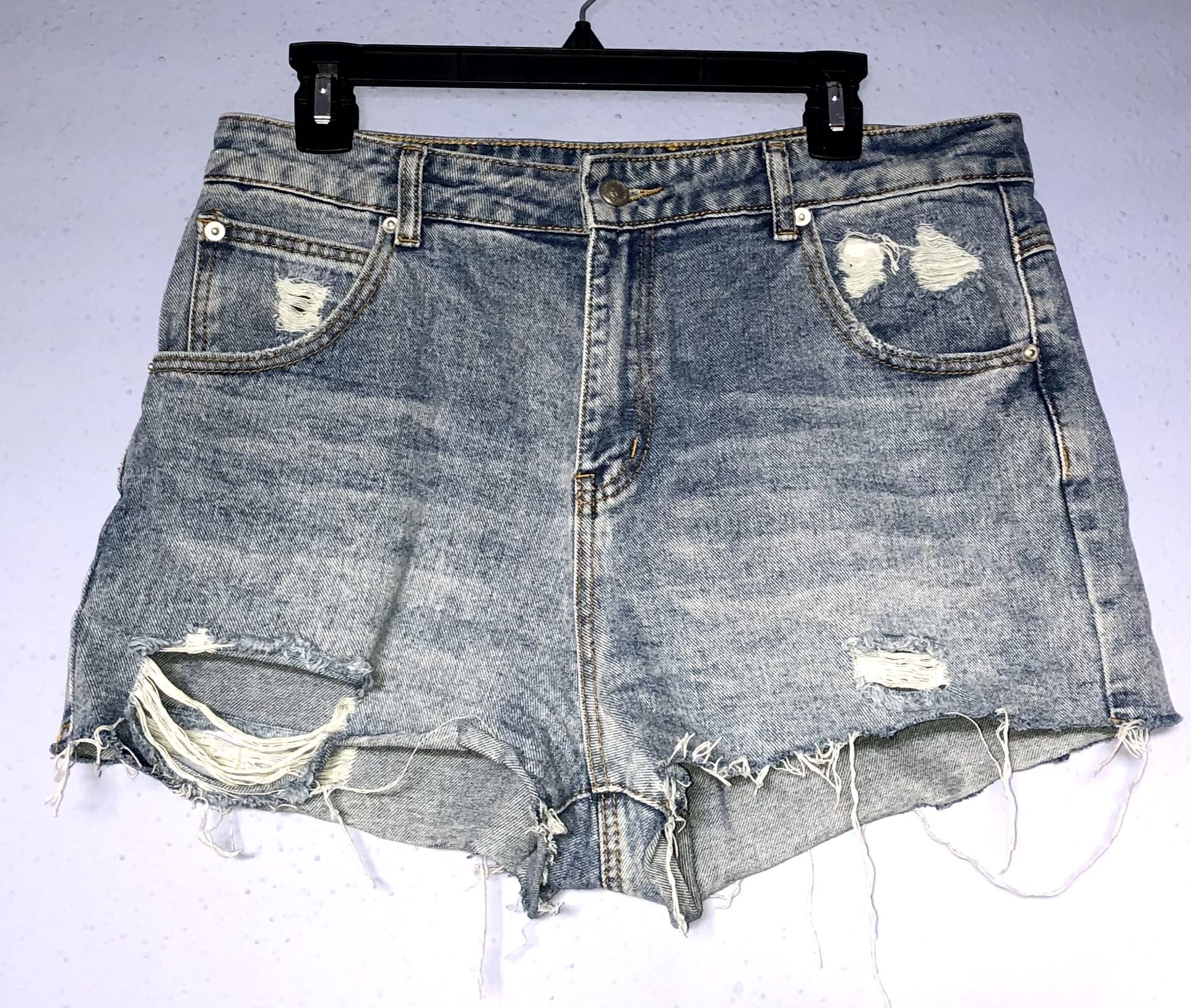 Women’s Princess Polly cut offs size 10