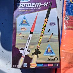 Tandem X Flying Rocket Model Kit