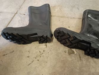 Rubber boots size 12