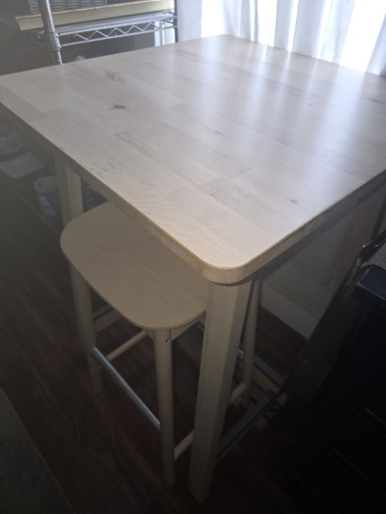 Tall Table With Stools