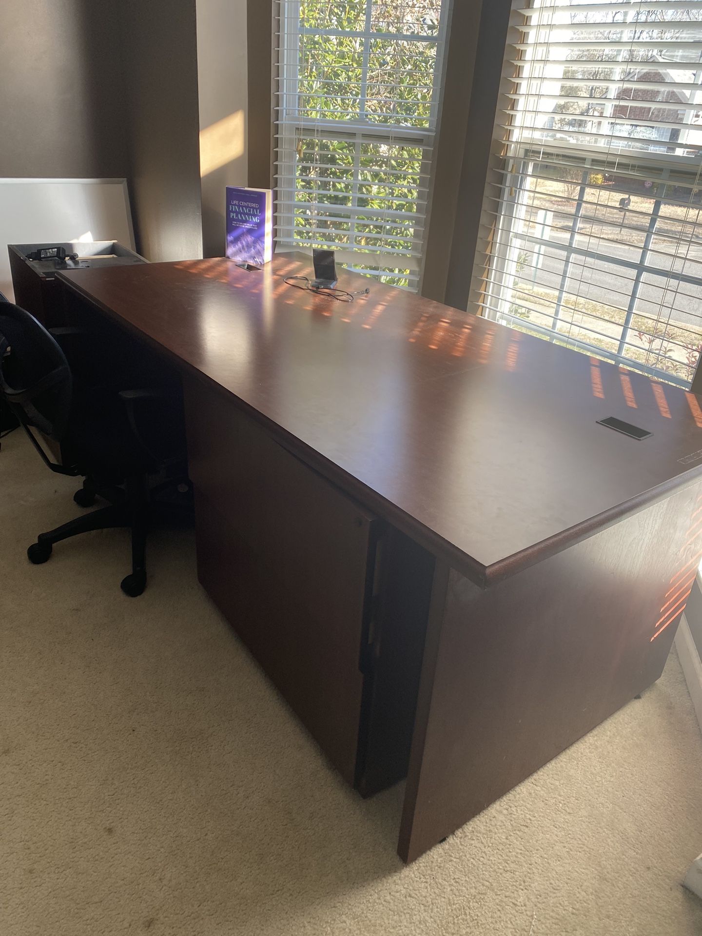 Executive L Shape Desk With Hutch 