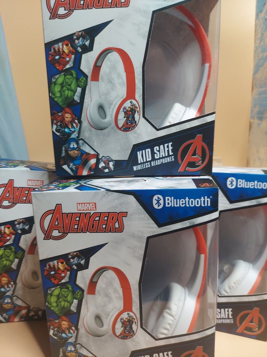 MARVEL AVENGERS Kid safe wireless headphones