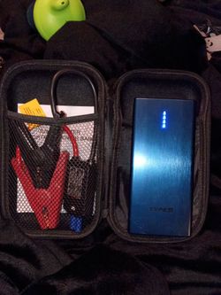Portable car starter and battery pack