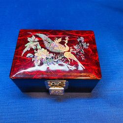 Vintage beautiful lacquered box with inlaid mother of pearl birds and flowers