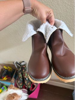 Free boots 8.5/9