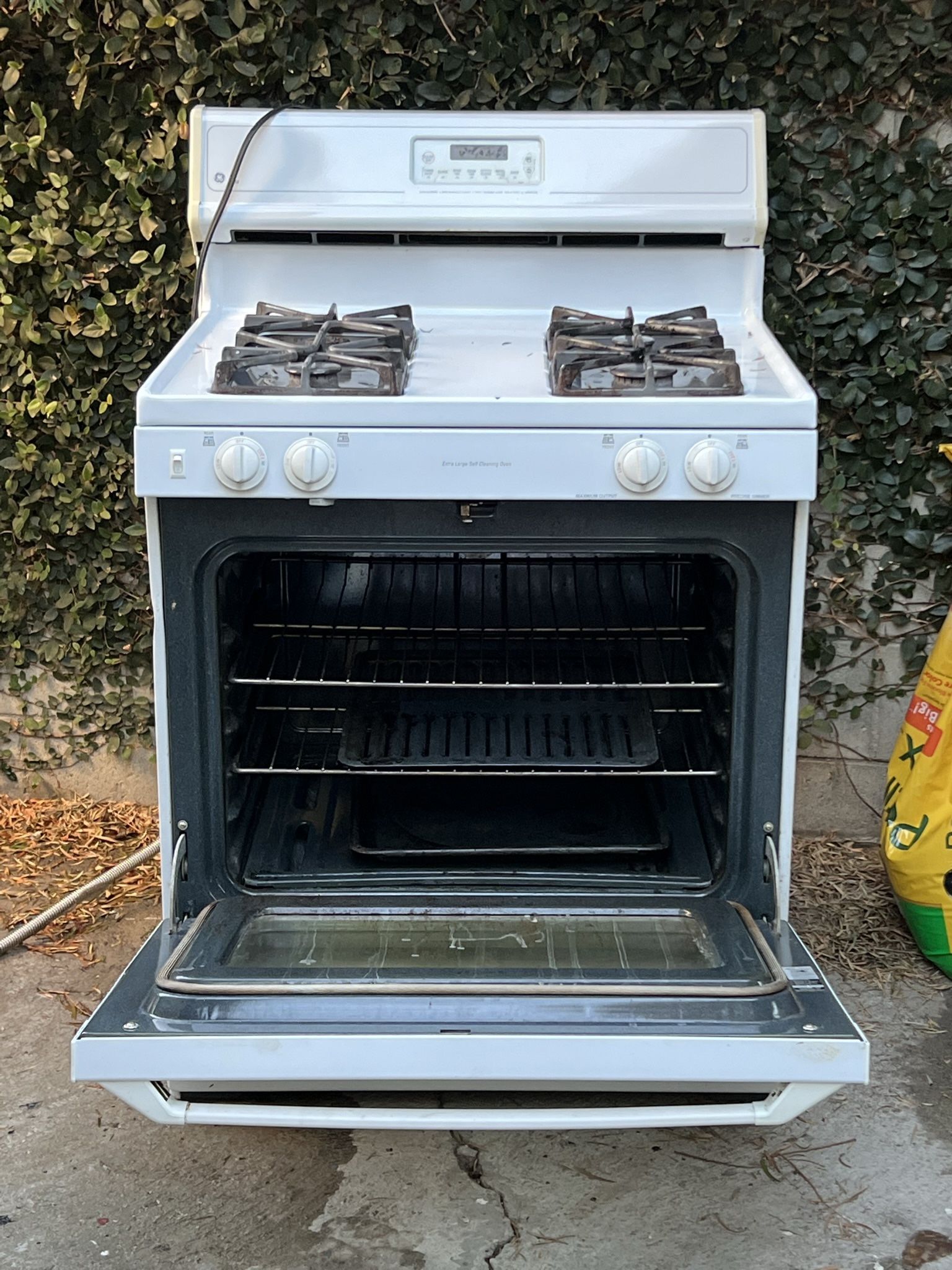 GE Gas Range for Sale in Los Angeles, CA OfferUp