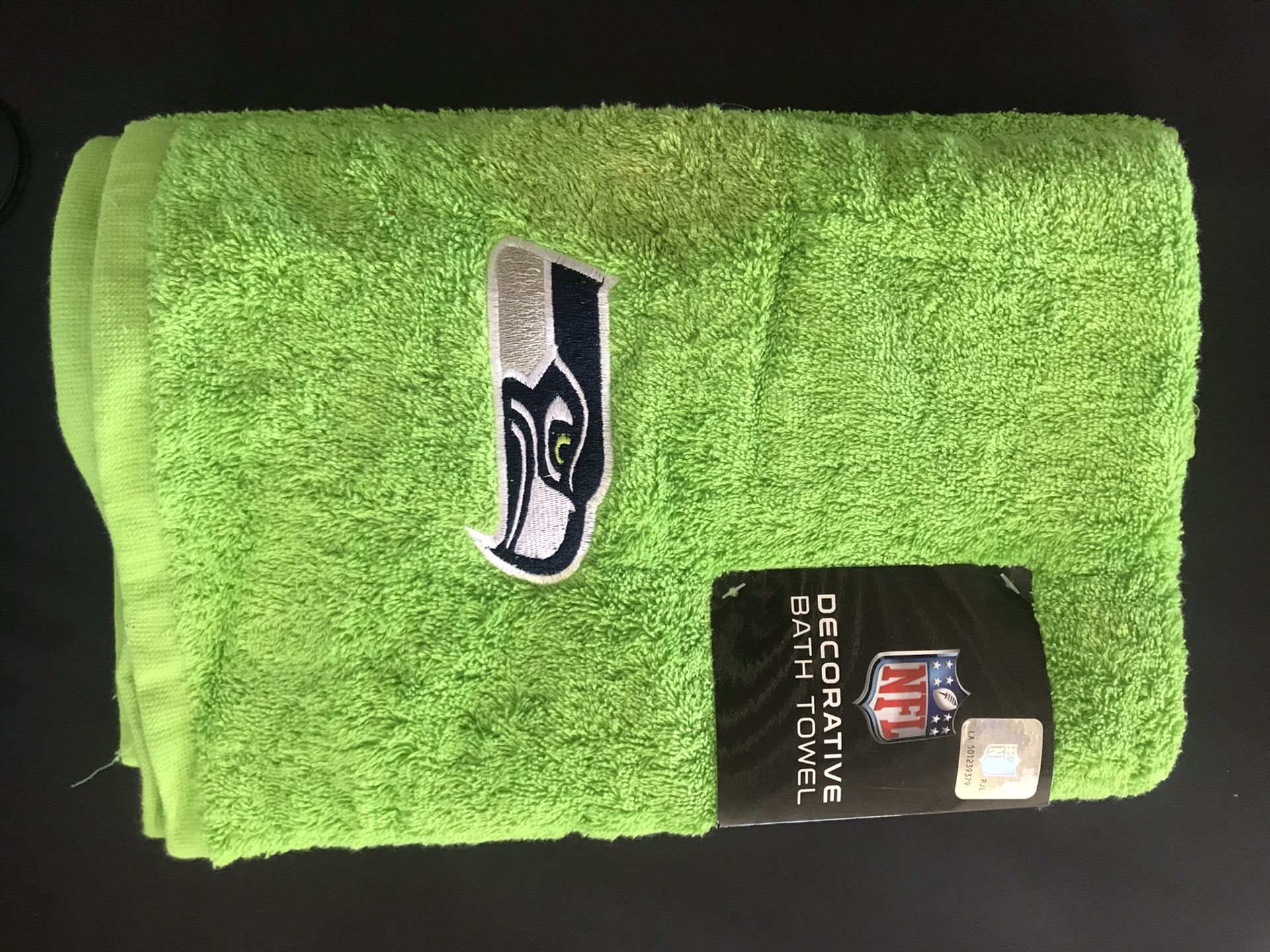 Seahawks Decorative Towels & Trash Can