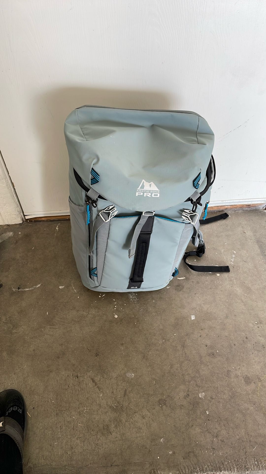 Arctic zone pro cooler backpack