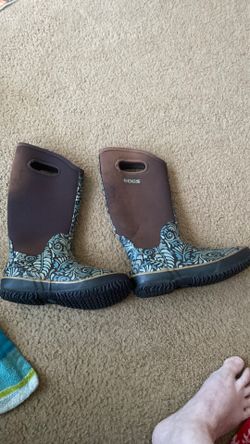 Womens Bogs size 7